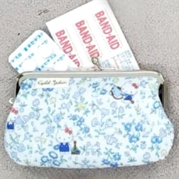 Hello Kitty Japan Coin Card Purse Kiss Snap Kitty with Floral Print Red  NEW - Picture 7 of 8